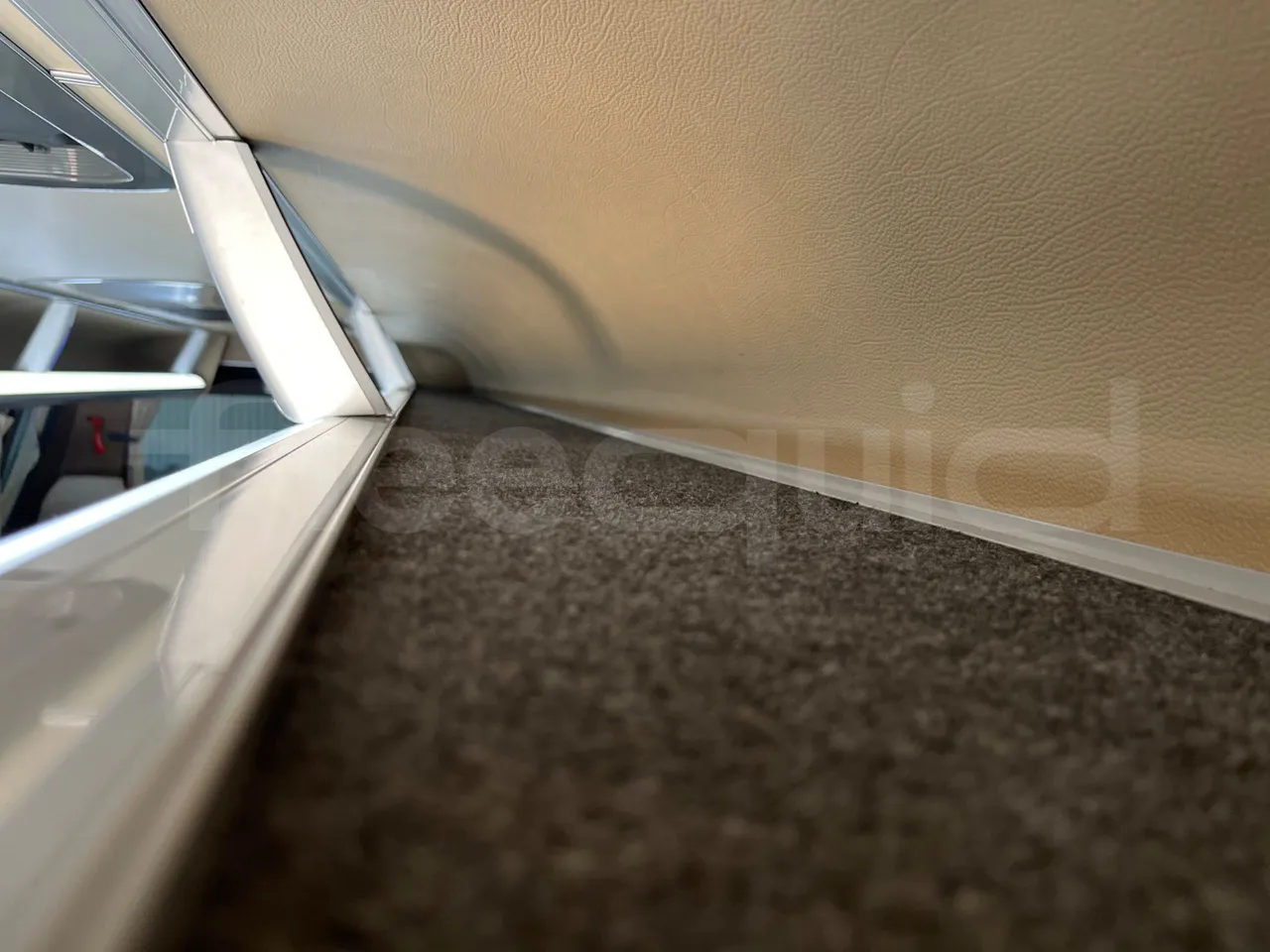 Iveco Daily 70C18 - EUR6 - 132 KW - 8.508 MT - mesh detail photo