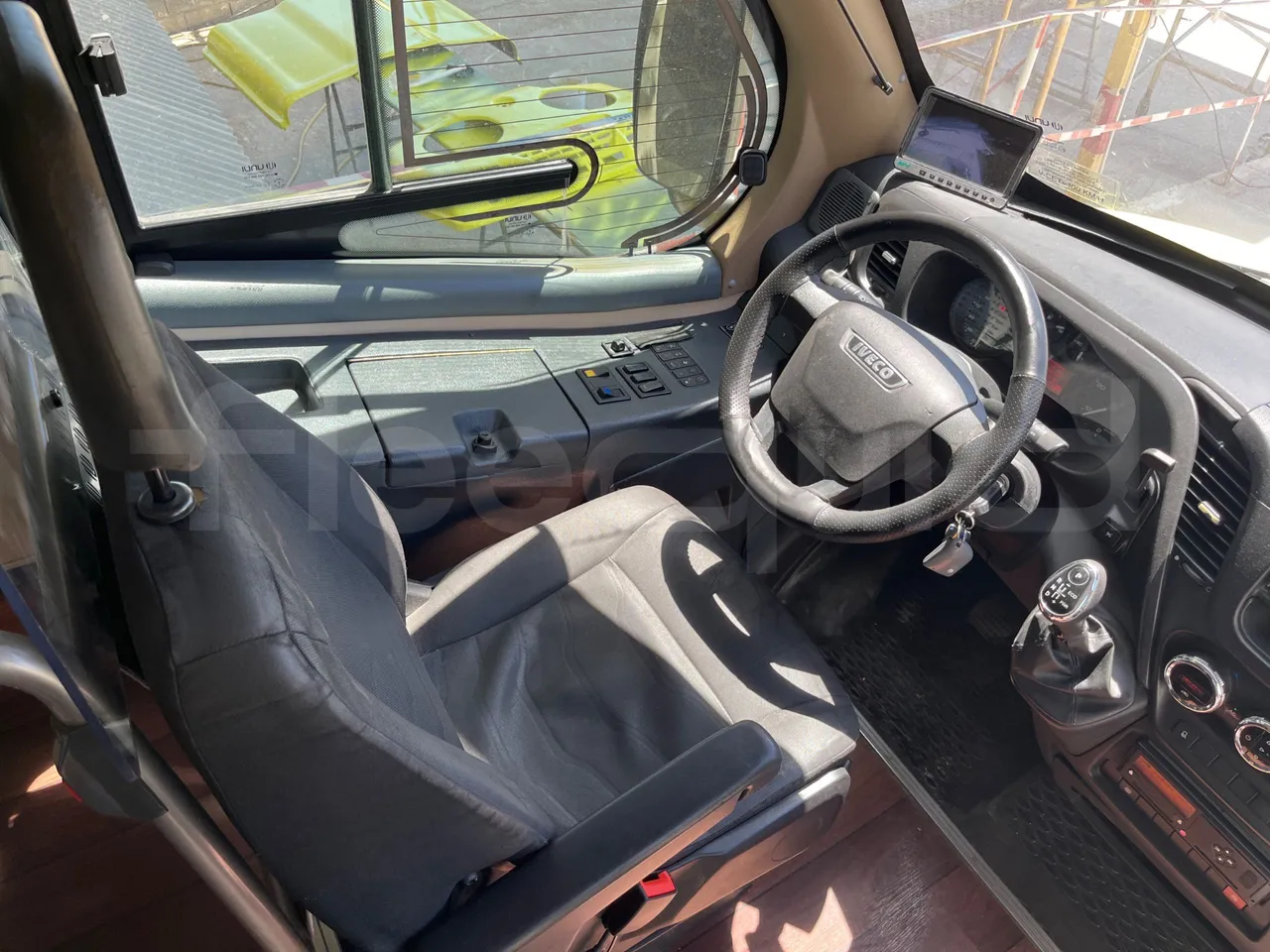 Iveco Daily 70C18 - EUR6 - 132 KW - 8.508 MT - driver's seat photo