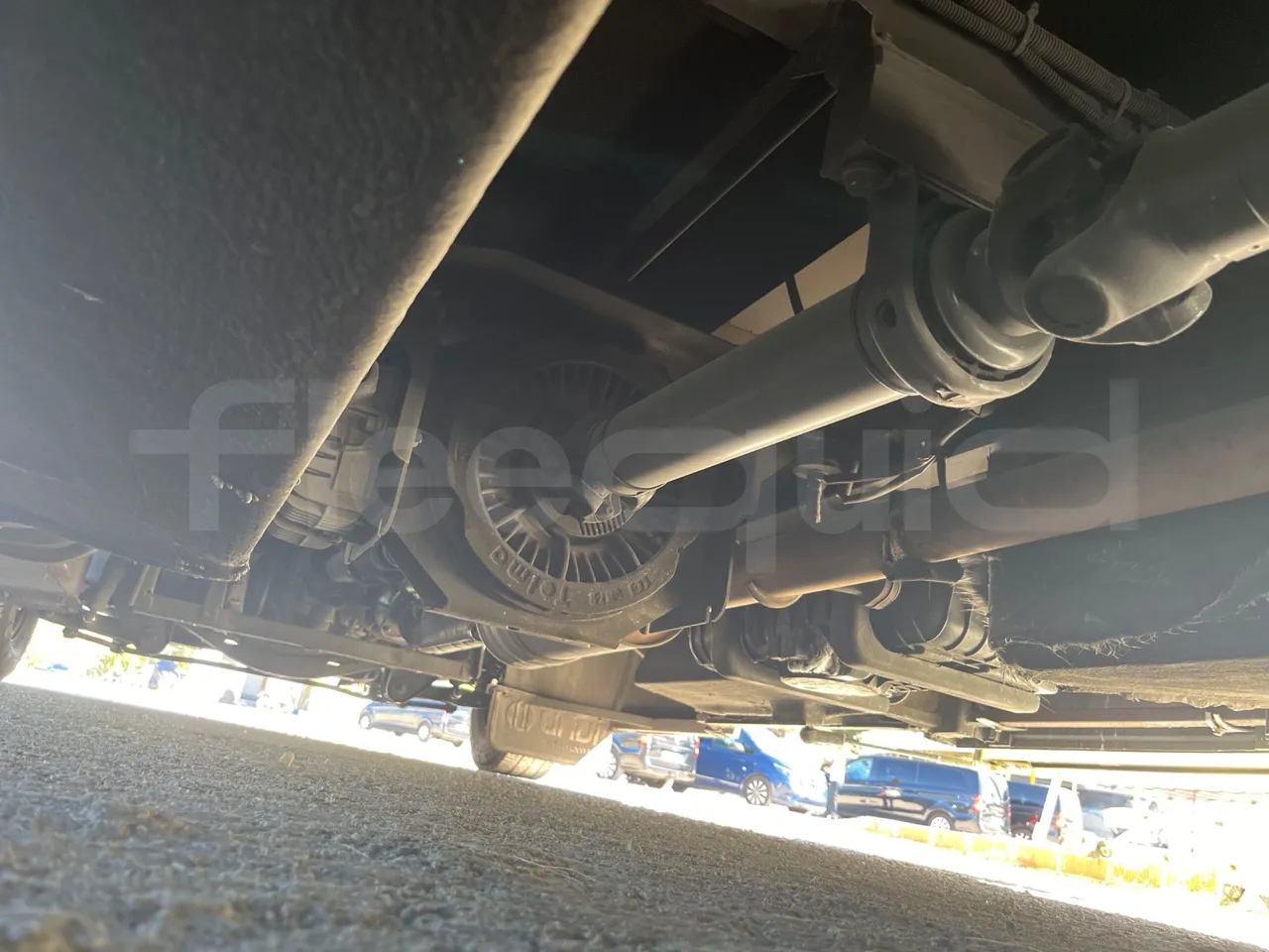 Iveco Daily 70C18 - EUR6 - 132 KW - 8.508 MT - driveshaft photo