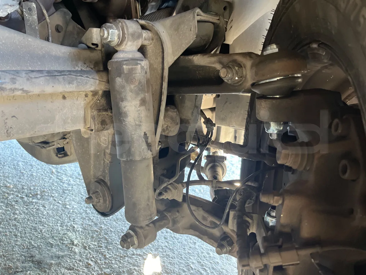 Iveco Daily 70C18 - EUR6 - 132 KW - 8.508 MT - front shock absorbers right