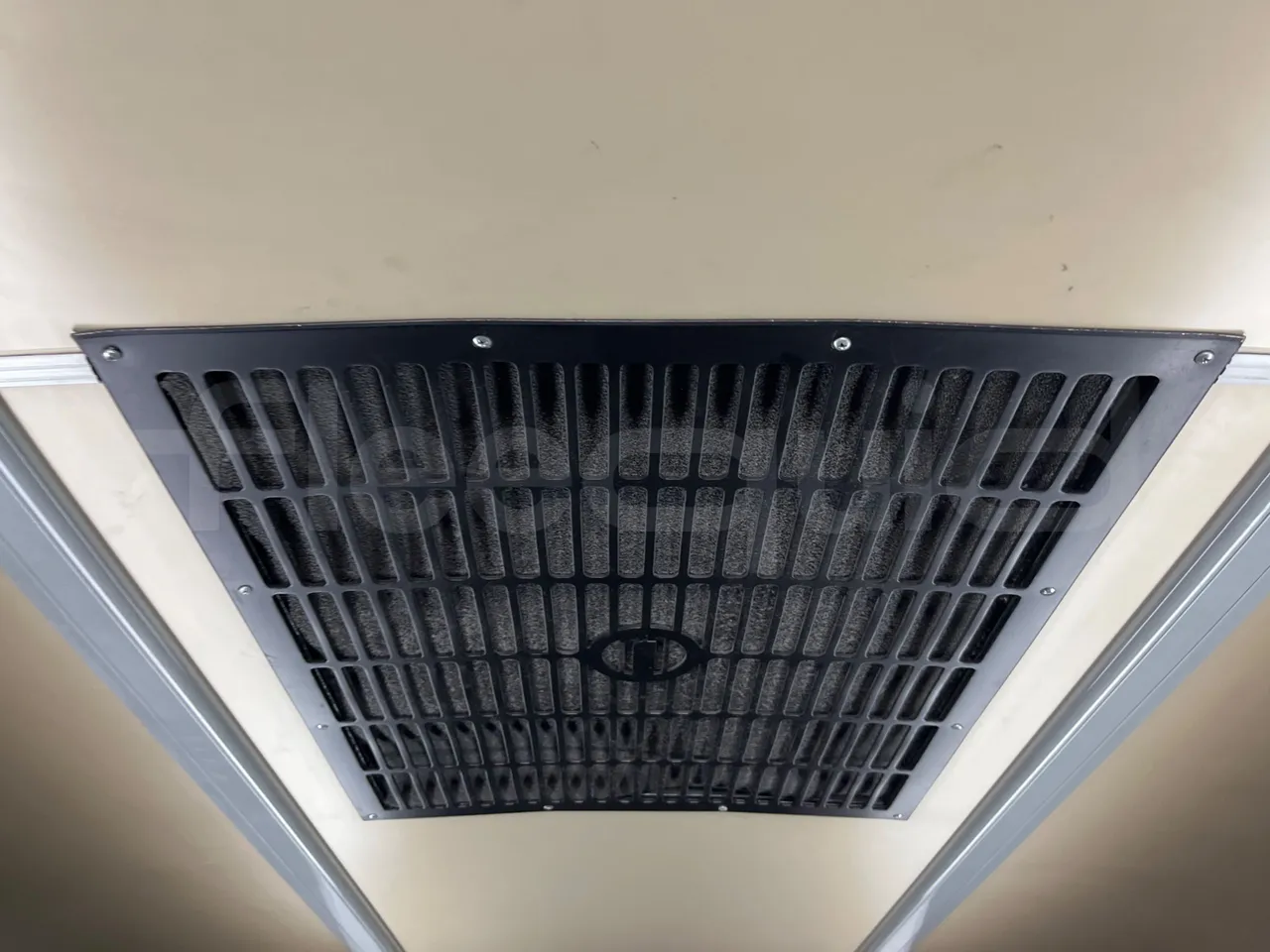 Iveco Daily 70C18 - EUR6 - 132 KW - 8.508 MT - roof hatch 2