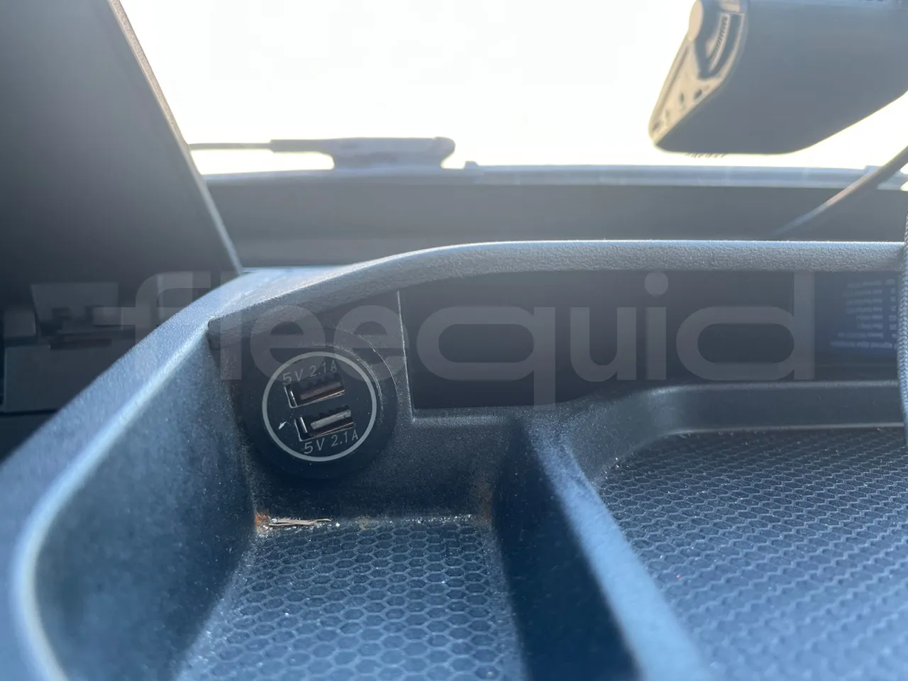 Iveco Daily 70C18 - EUR6 - 132 KW - 8.508 MT - power outlets detail