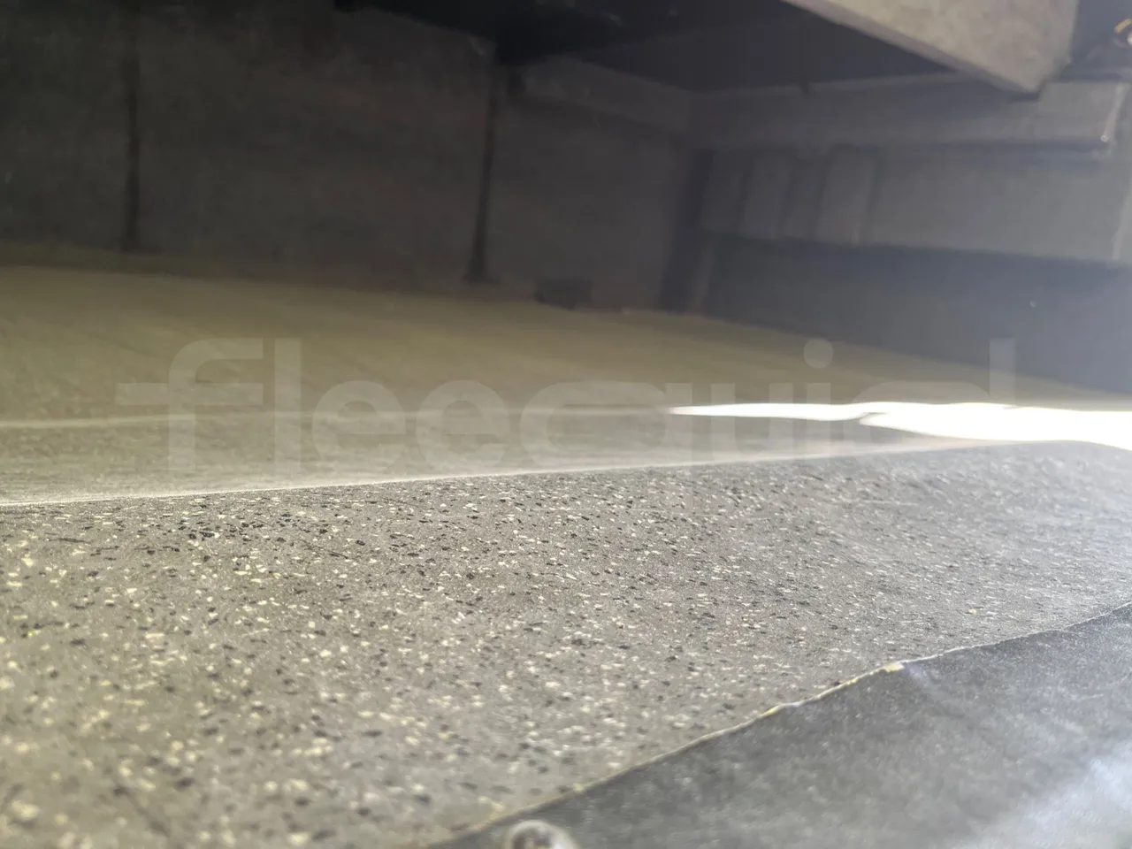 Iveco Daily 70C18 - EUR6 - 132 KW - 8.508 MT - under carpet photo
