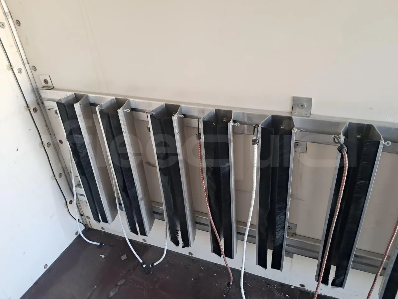 Harbeck Franz 0200TA Rimorchio - 6.550m - forward view middle aisle