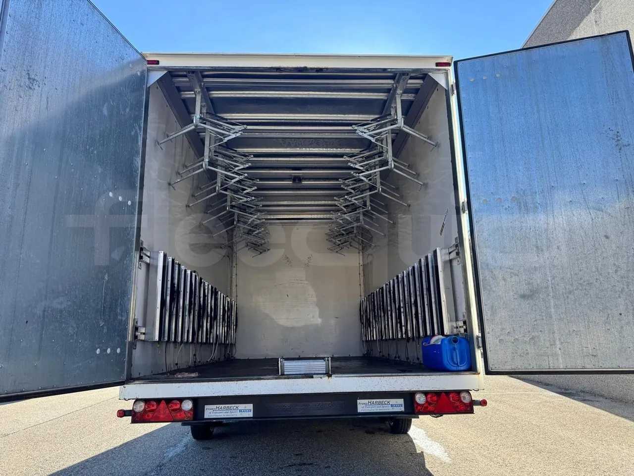 Harbeck Franz 0200TA Rimorchio - 6.550m - reverse view middle aisle