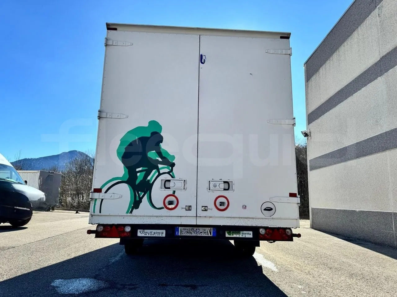 Harbeck Franz 0200TA Rimorchio - 6.550m - rear hatch closed