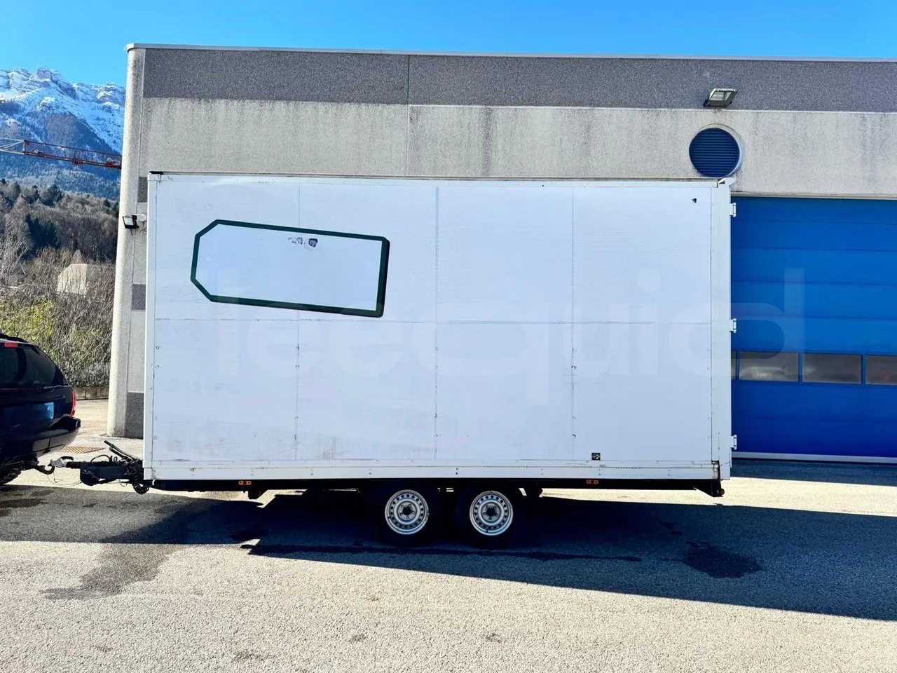 Harbeck Franz 0200TA Rimorchio - 6.550m - right side doors closed