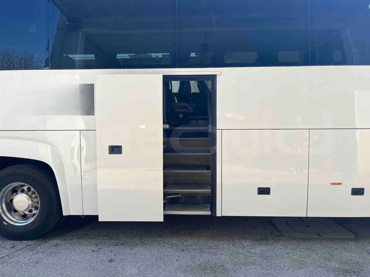 Scania Touring HD Touring HD - Euro6 - 302kW - 12.090mt - front door 2 open