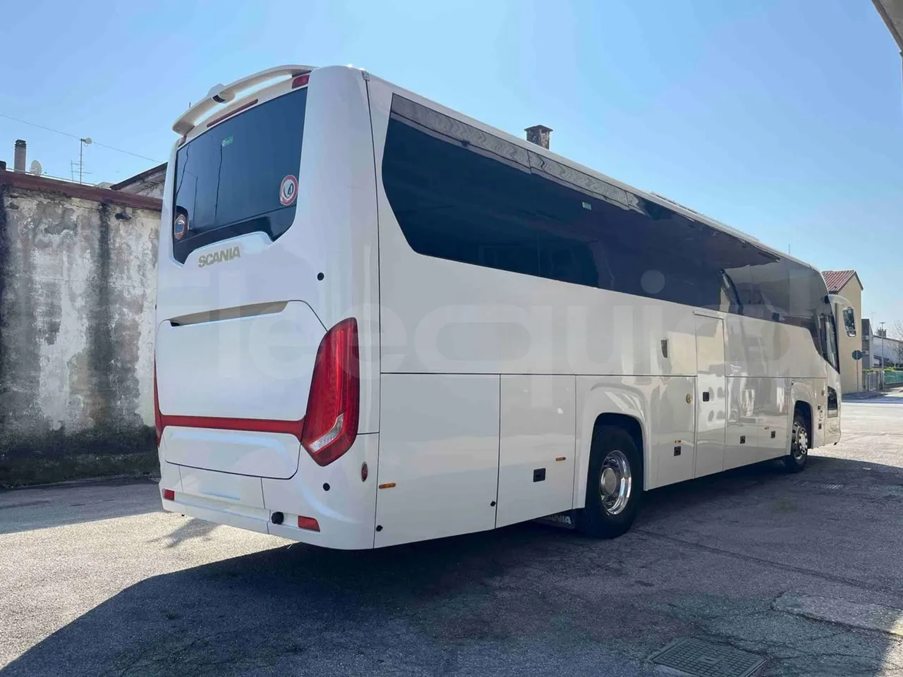 Scania Touring HD Touring HD - Euro6 - 302kW - 12.090mt - 3/4 right rear doors closed