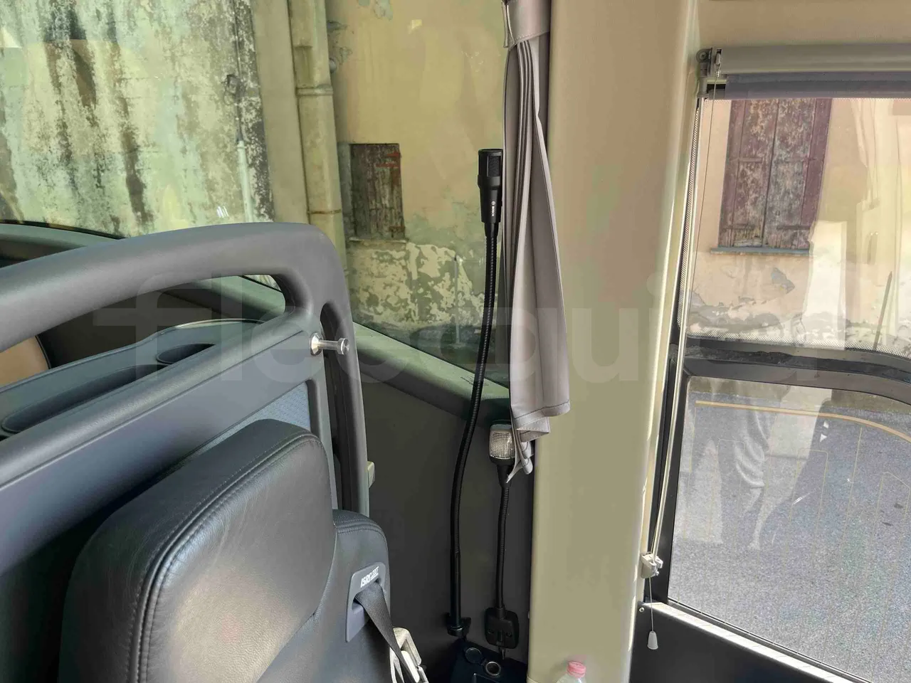 Scania Touring HD Touring HD - Euro6 - 302kW - 12.090mt - driver microphone accessories photo