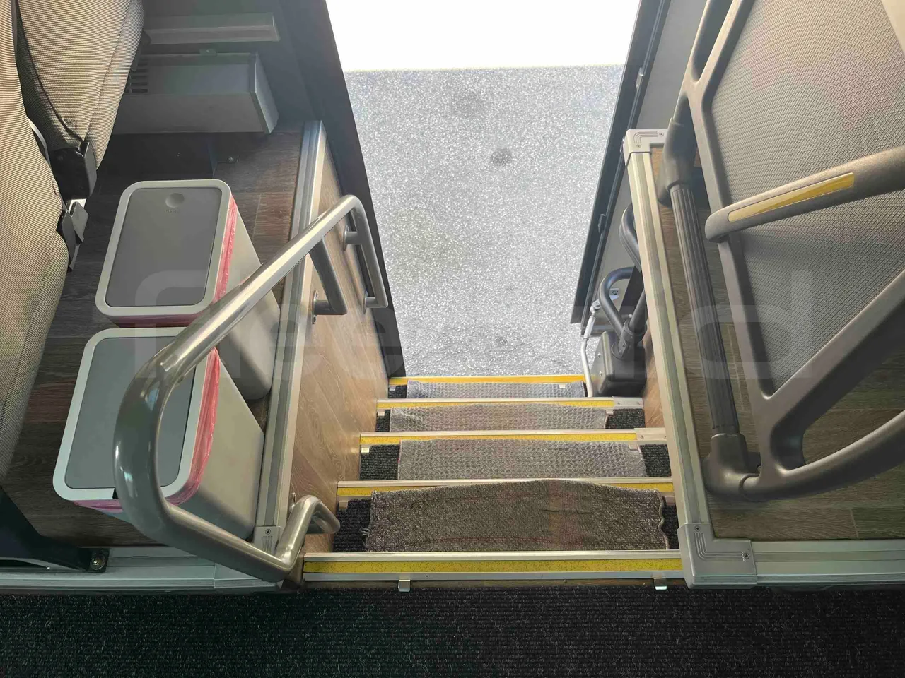 Scania Touring HD Touring HD - Euro6 - 302kW - 12.090mt - toilette accessories photo