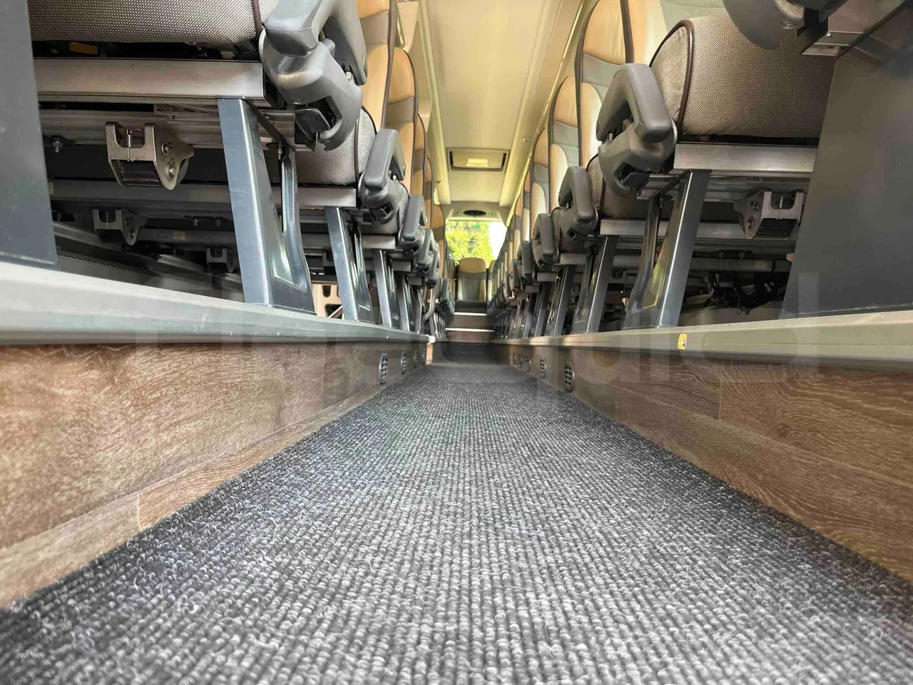 Scania Touring HD Touring HD - Euro6 - 302kW - 12.090mt - seat brackets photo