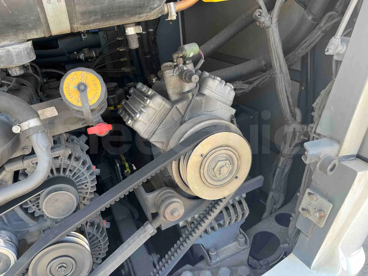 Scania Touring HD Touring HD - Euro6 - 302kW - 12.090mt - air conditioning compressor