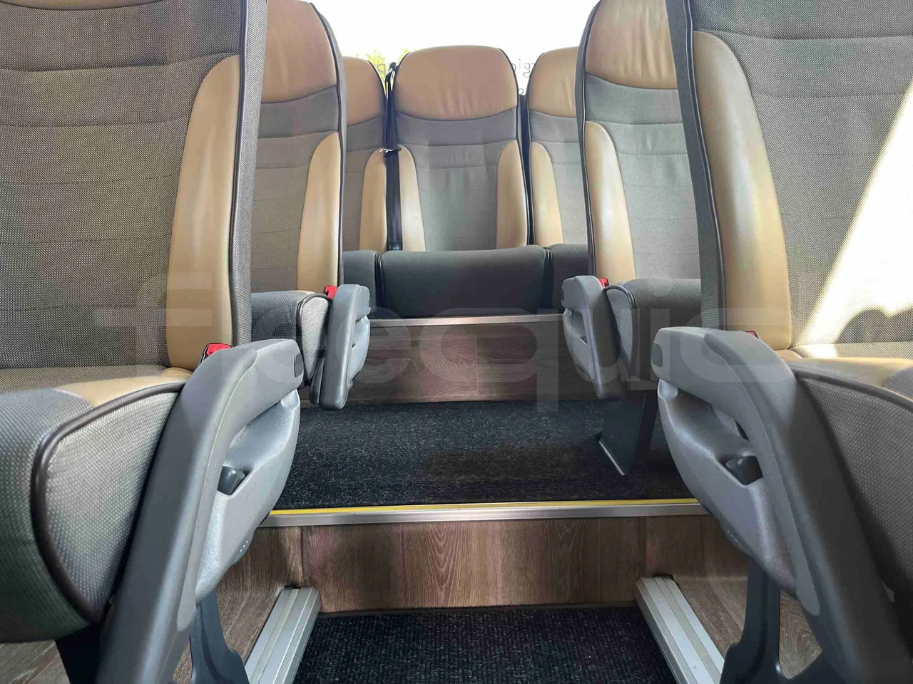 Scania Touring HD Touring HD - Euro6 - 302kW - 12.090mt - floor hatches photo