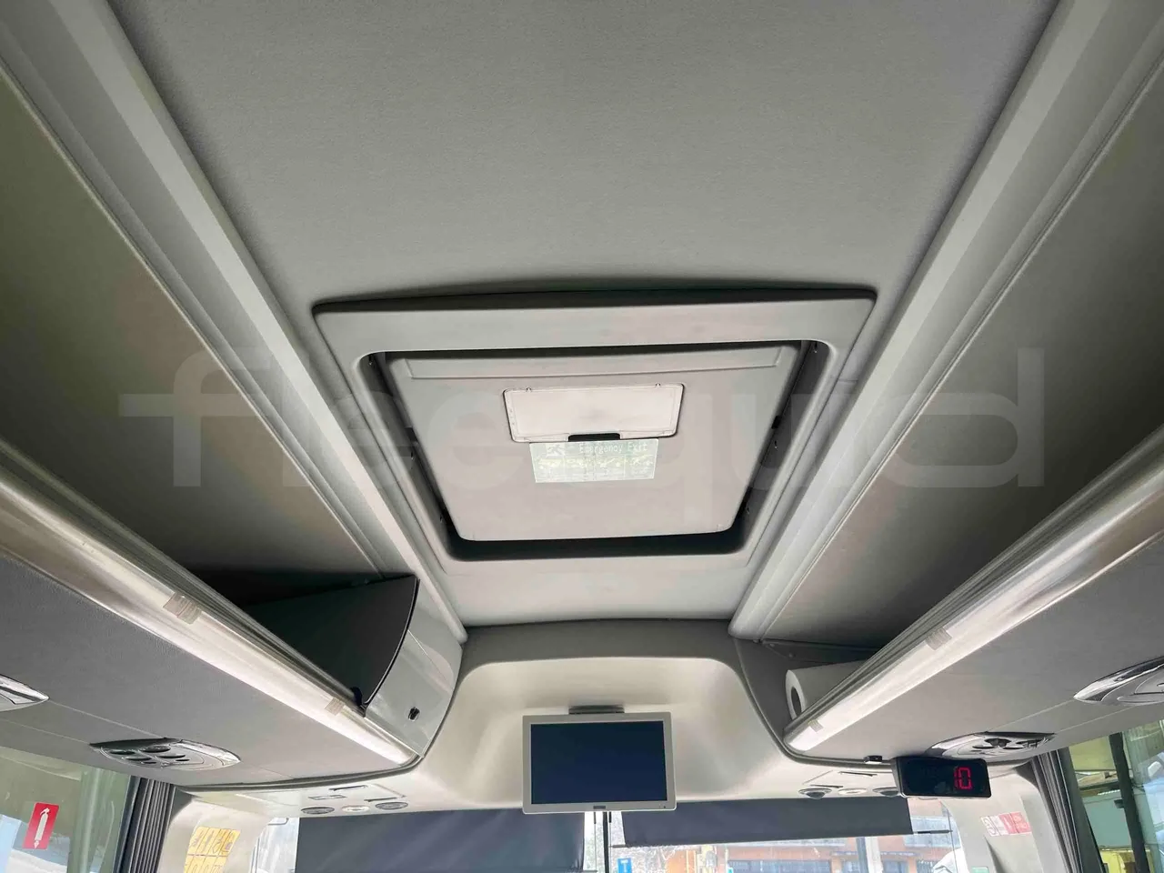 Scania Touring HD Touring HD - Euro6 - 302kW - 12.090mt - roof hatch 1