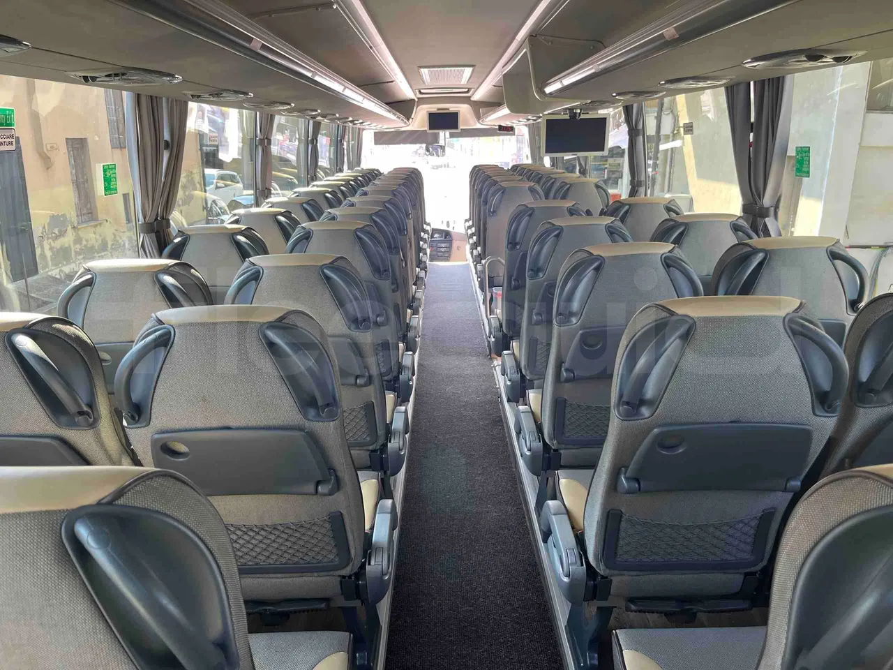 Scania Touring HD Touring HD - Euro6 - 302kW - 12.090mt - forward view all seats last row height