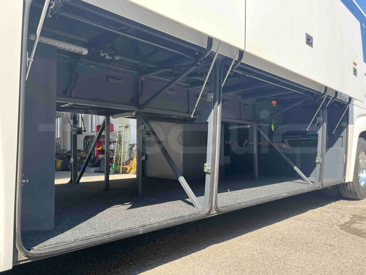 Scania Touring HD Touring HD - Euro6 - 302kW - 12.090mt - internal frame rust check