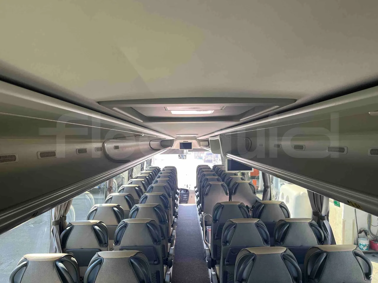 Scania Touring HD Touring HD - Euro6 - 302kW - 12.090mt - overhead compartments photo