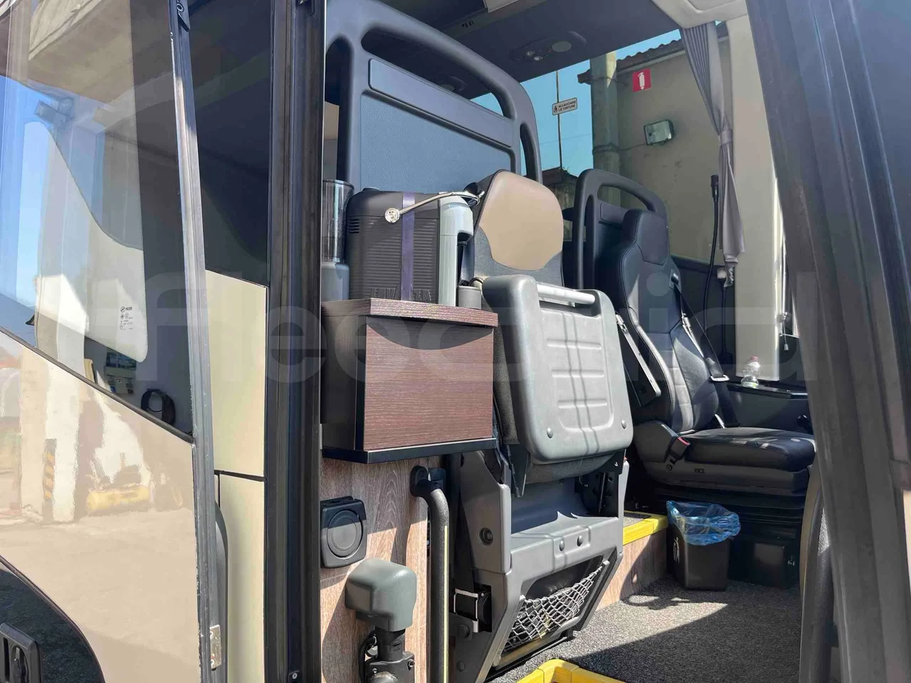 Scania Touring HD Touring HD - Euro6 - 302kW - 12.090mt - hostess seat photo