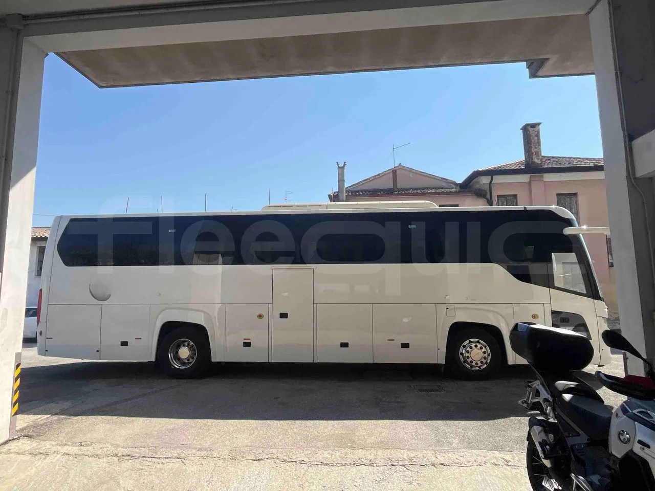 Scania Touring HD Touring HD - Euro6 - 302kW - 12.090mt - right side doors closed