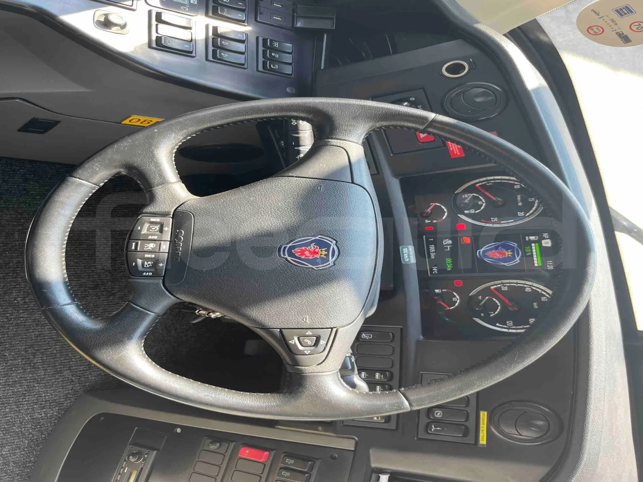 Scania Touring HD Touring HD - Euro6 - 302kW - 12.090mt - steering wheel photo