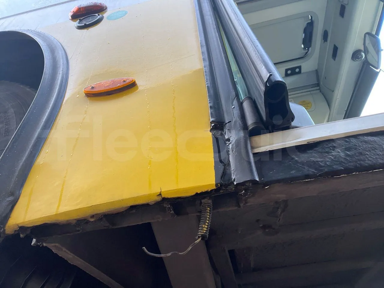 Mercedes-Benz OC500LE 1830H - EUR4 - 220kW -13.200m - front door 3 open