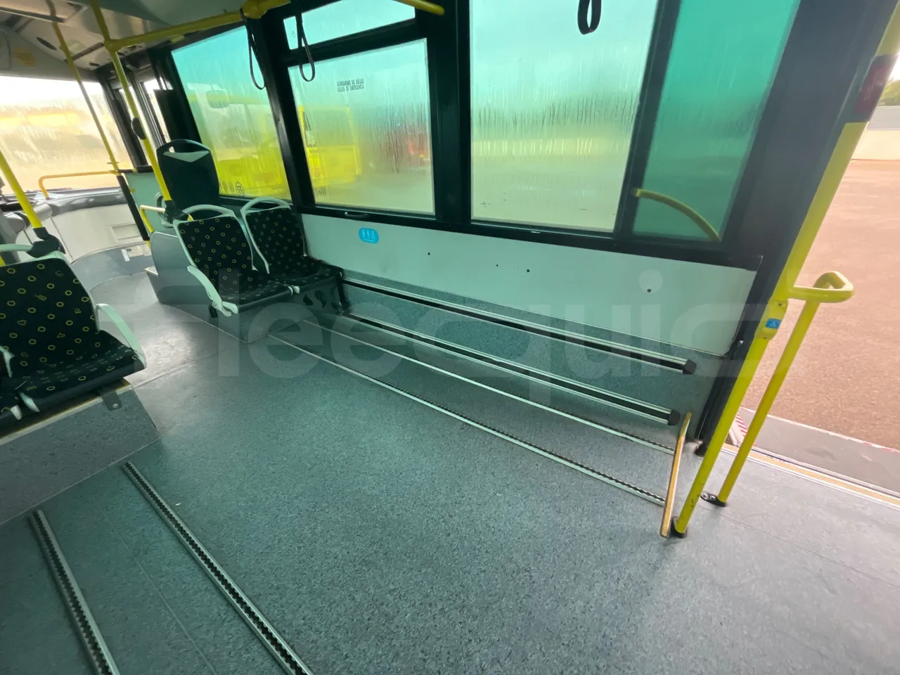 Mercedes-Benz OC500LE 1830H - EUR4 - 220kW -13.200m - disabled area photo