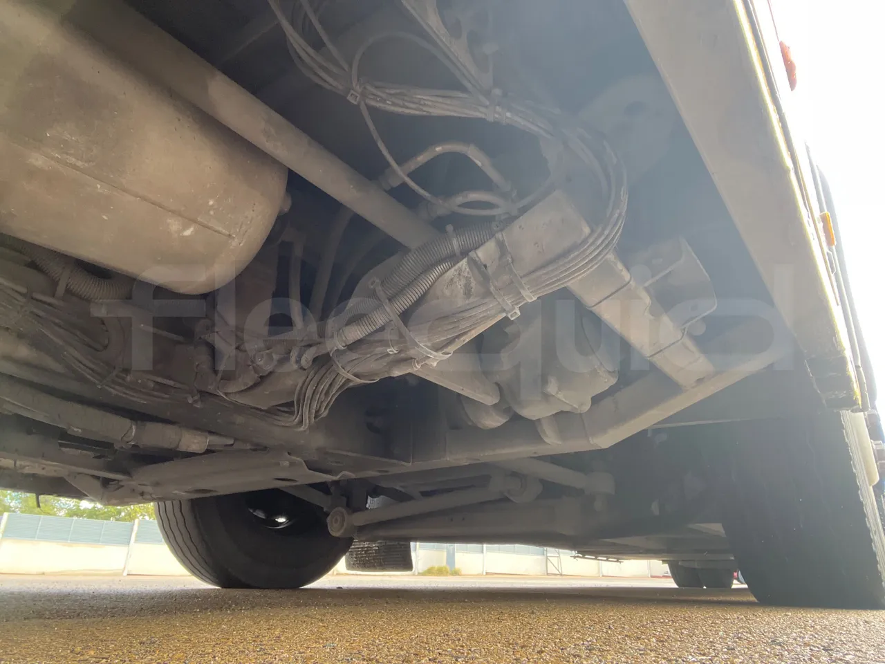 Mercedes-Benz OC500LE 1830H - EUR4 - 220kW -13.200m - front discs left