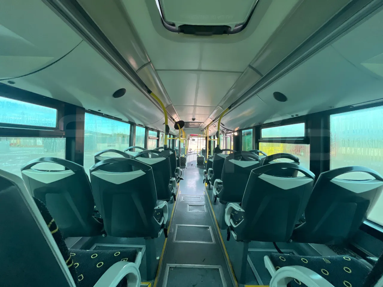 Mercedes-Benz OC500LE 1830H - EUR4 - 220kW -13.200m - forward view all seats last row height