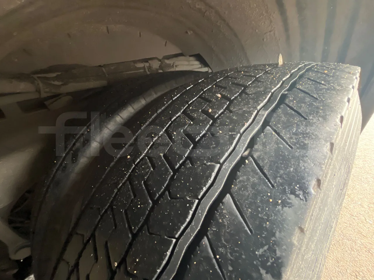 Mercedes-Benz OC500LE 1830H - EUR4 - 220kW -13.200m - tread condition front tires right
