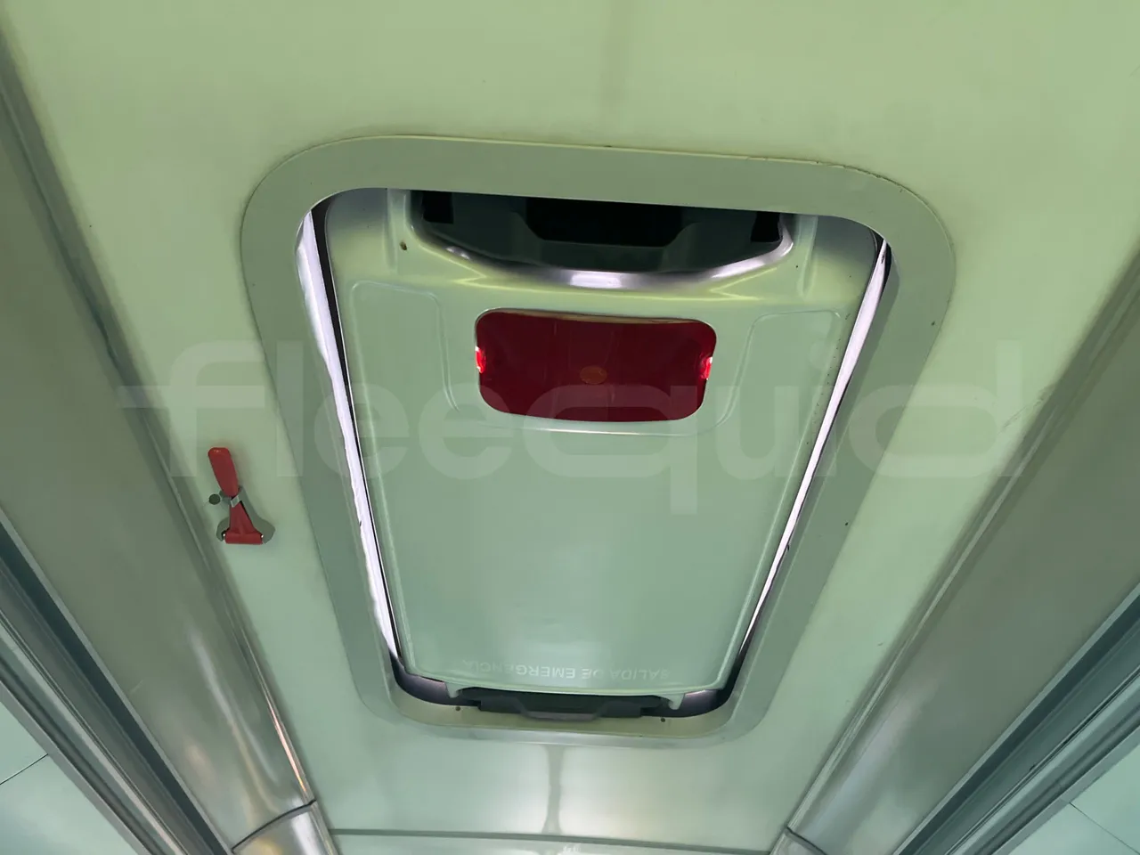 Mercedes-Benz OC500LE 1830H - EUR4 - 220kW -13.200m - overhead compartments photo