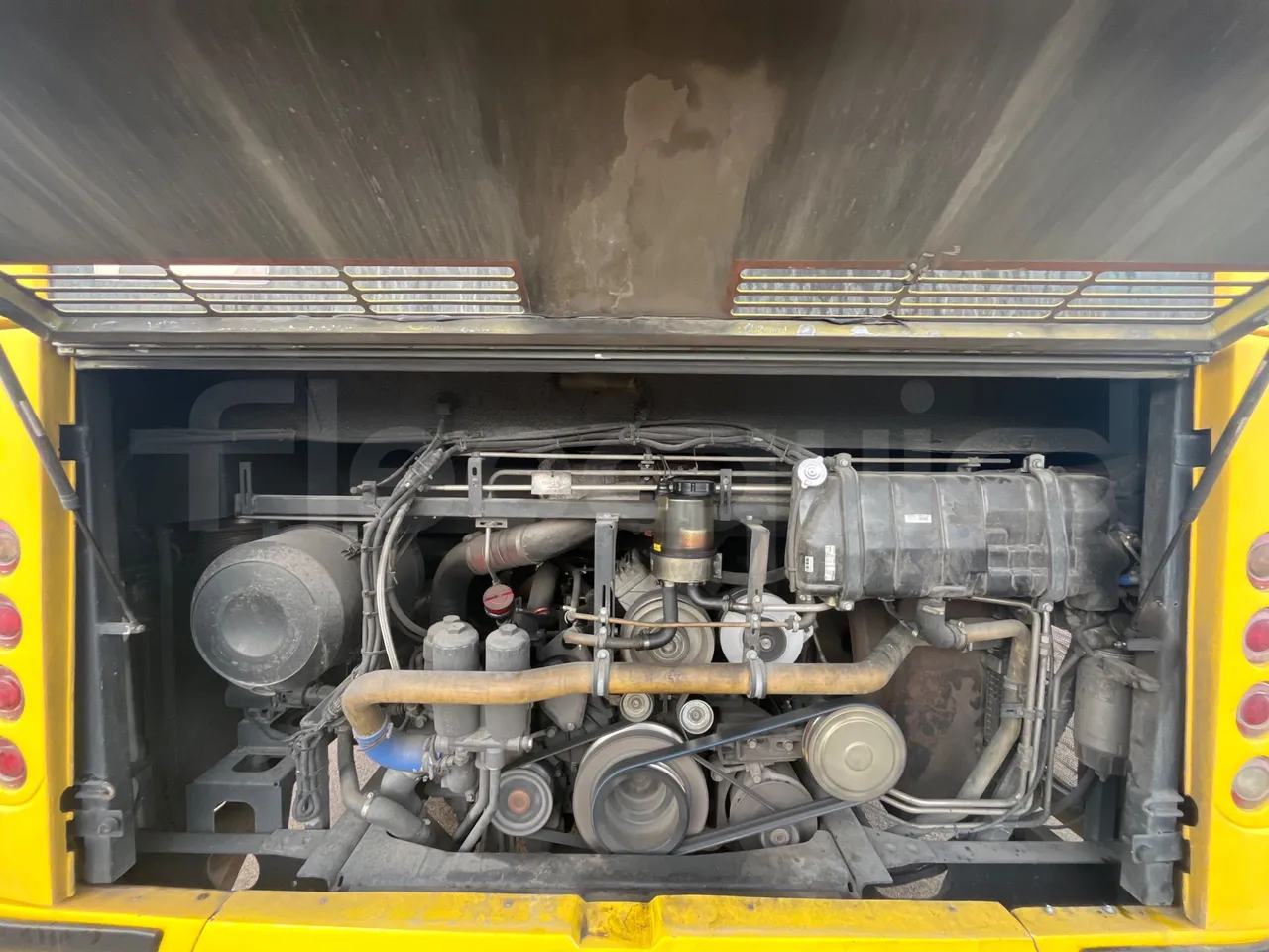 Mercedes-Benz OC500LE 1830H - EUR4 - 220kW -13.200m - rear hatch open