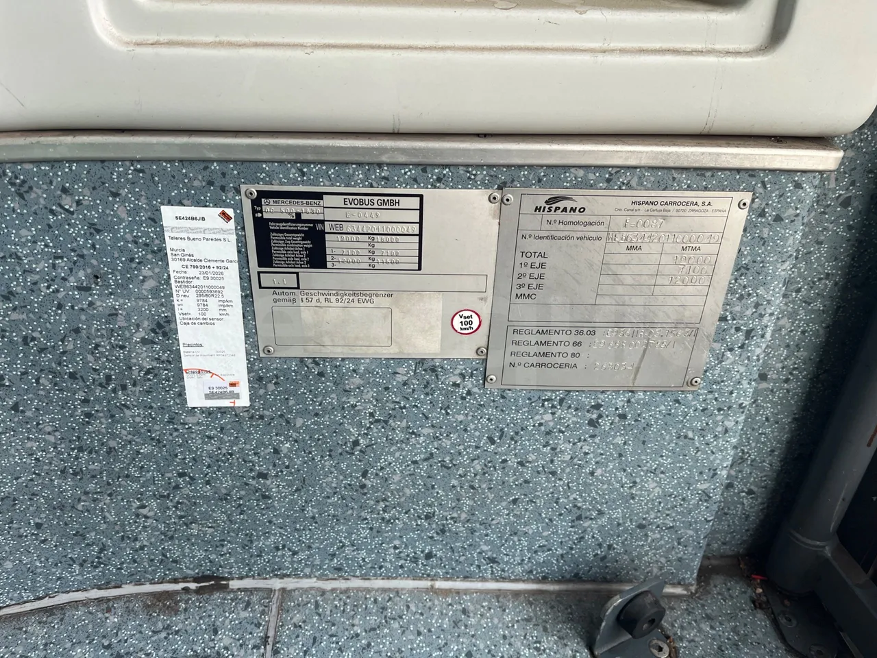 Mercedes-Benz OC500LE 1830H - EUR4 - 220kW -13.200m - hostess seat photo