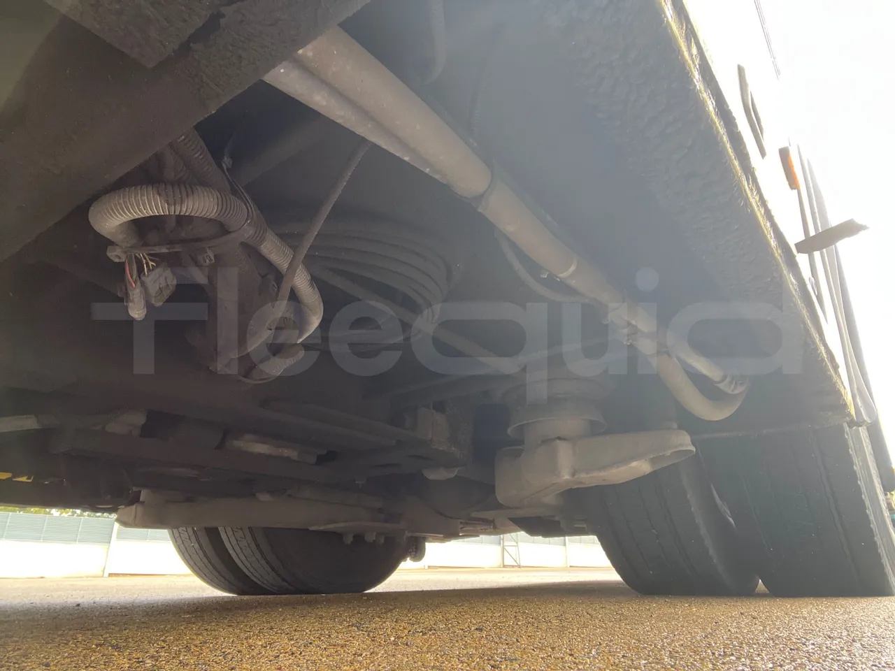 Mercedes-Benz OC500LE 1830H - EUR4 - 220kW -13.200m - axle 2 shock absorbers 2 left