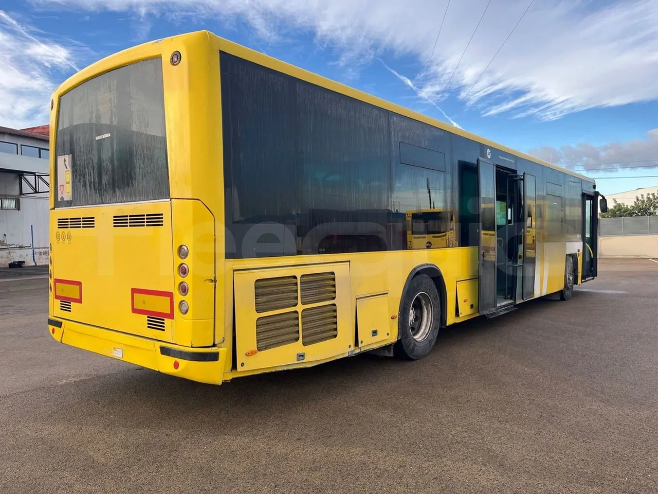 Mercedes-Benz OC500LE 1830H - EUR4 - 220kW -13.200m - right side doors closed