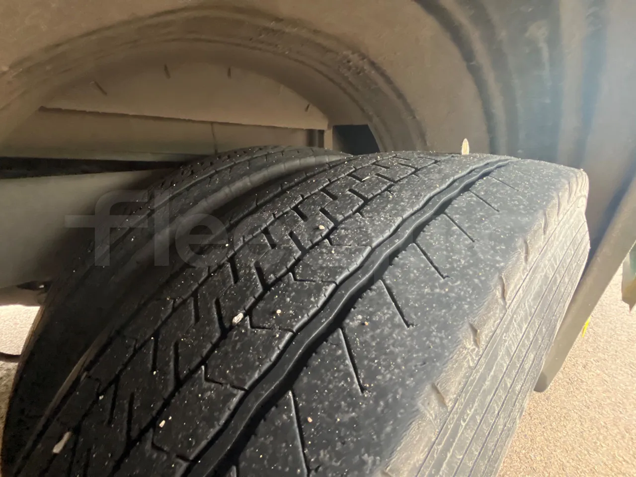 Mercedes-Benz OC500LE 1830H - EUR4 - 220kW -13.200m - front left tire measurements