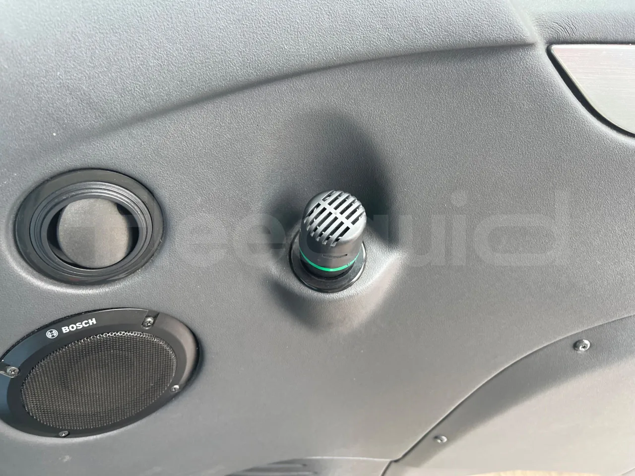 Irizar i6 12.35 - Euro6 - 302kW - 12.200mt - hostes microphone accessories photo