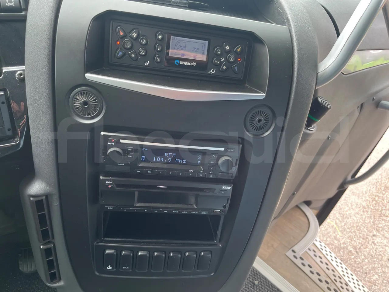 Irizar i6 12.35 - Euro6 - 302kW - 12.200mt - radio accessories photo