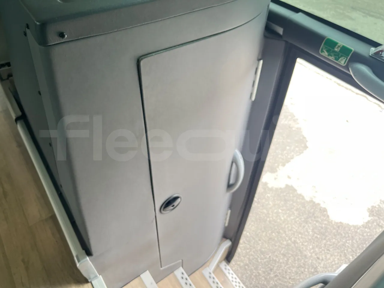 Irizar i6 12.35 - Euro6 - 302kW - 12.200mt - toilette accessories photo