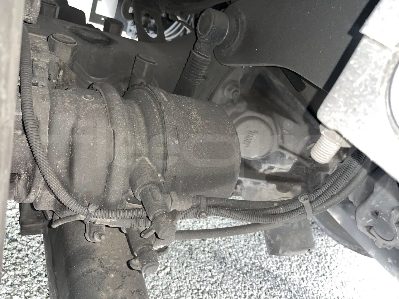 Irizar i6 12.35 - Euro6 - 302kW - 12.200mt - axle 2 caliper brakes right