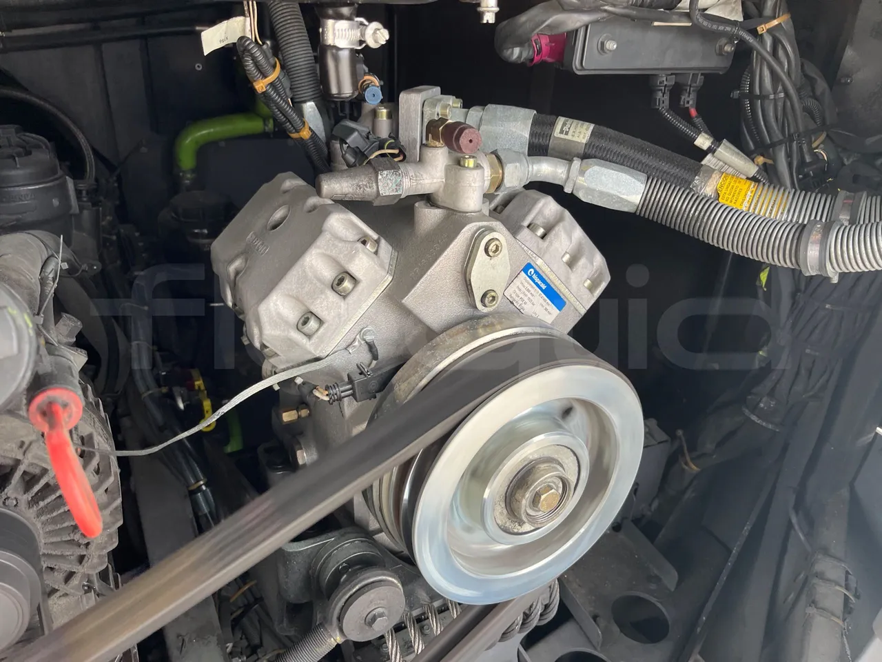 Irizar i6 12.35 - Euro6 - 302kW - 12.200mt - air conditioning compressor