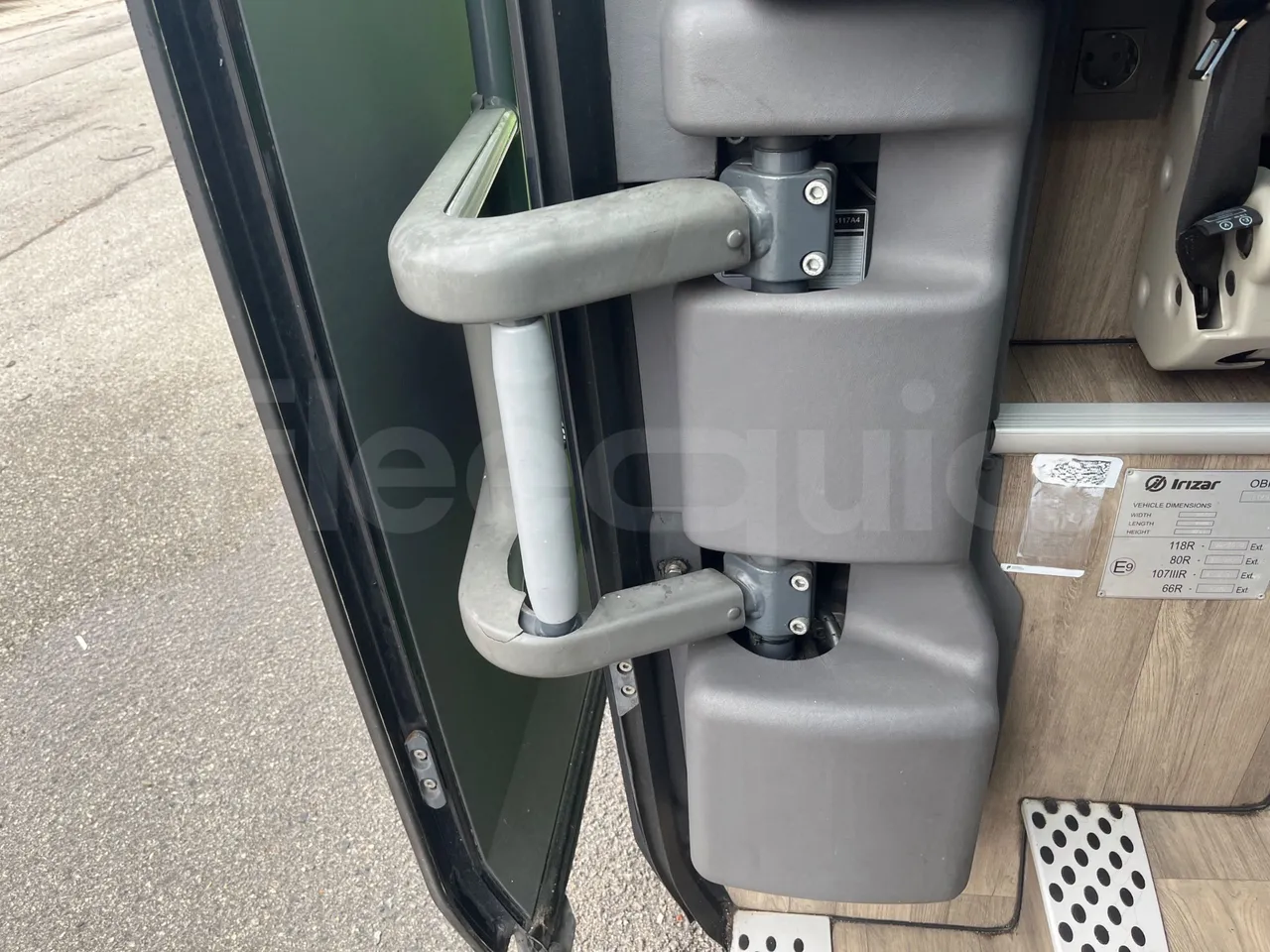 Irizar i6 12.35 - Euro6 - 302kW - 12.200mt - door mechanism photo