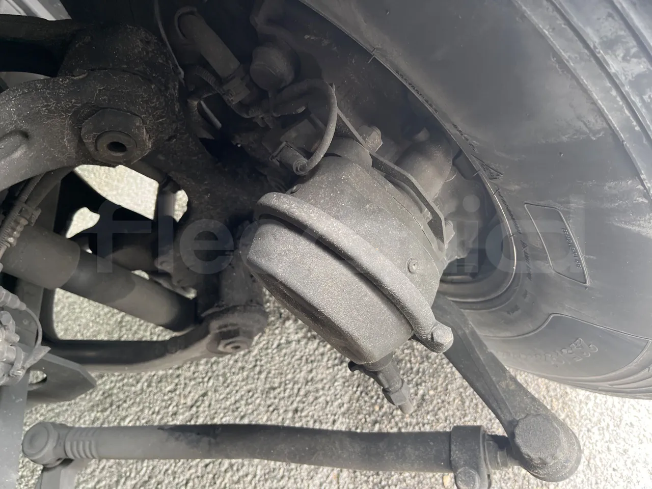 Irizar i6 12.35 - Euro6 - 302kW - 12.200mt - front brake calipers left