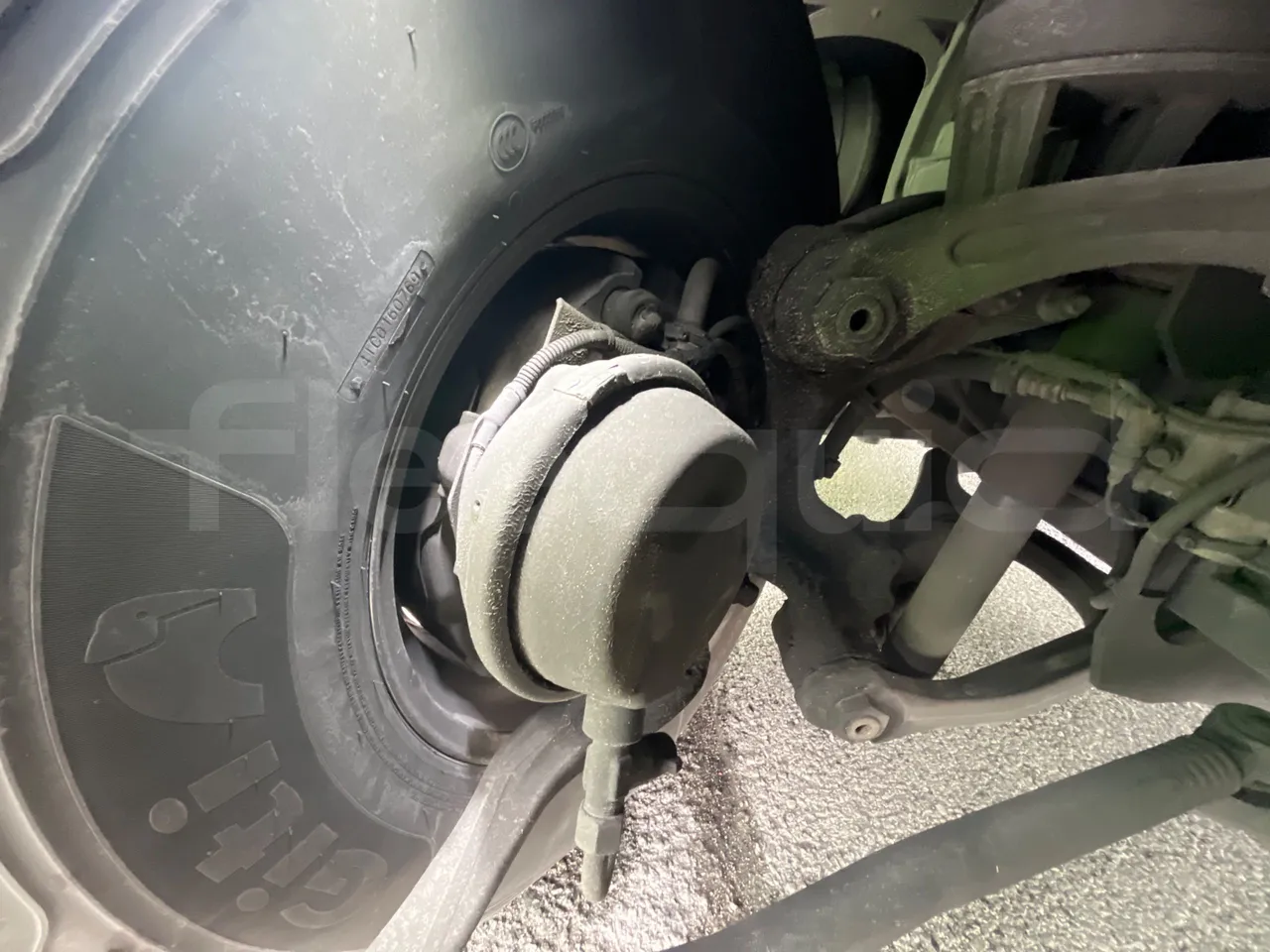 Irizar i6 12.35 - Euro6 - 302kW - 12.200mt - front brake calipers right