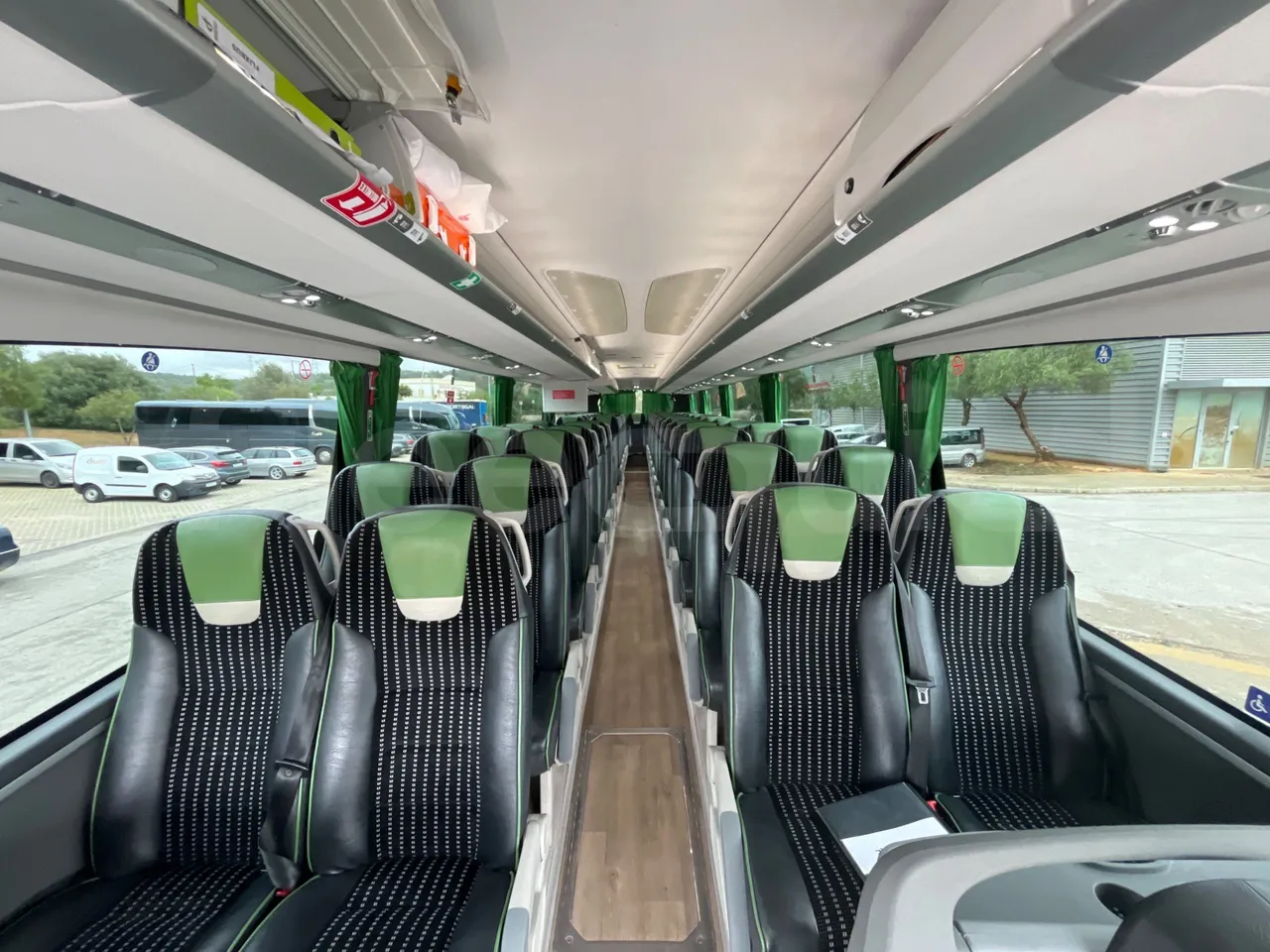 Irizar i6 12.35 - Euro6 - 302kW - 12.200mt - handrails photo