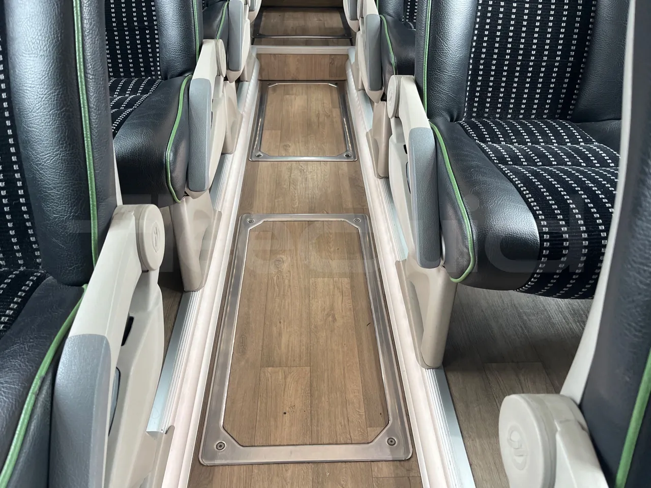 Irizar i6 12.35 - Euro6 - 302kW - 12.200mt - floor hatches photo