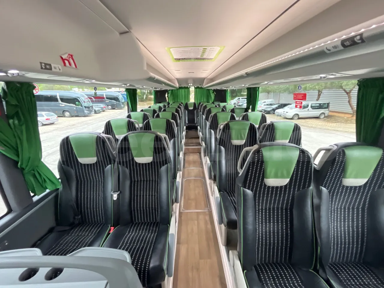 Irizar i6 12.35 - Euro6 - 302kW - 12.200mt - reverse view middle aisle