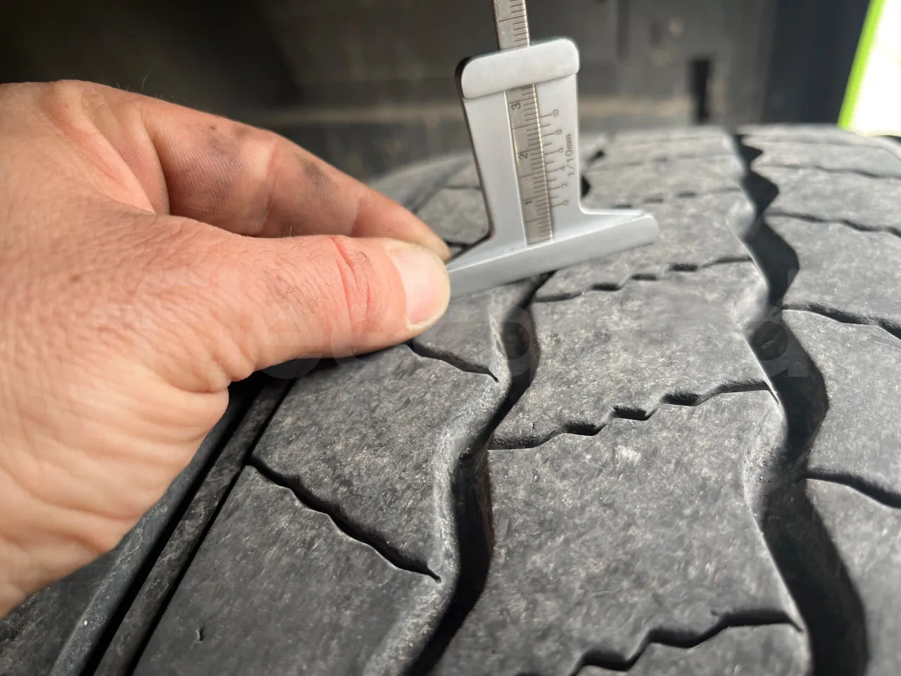 Irizar i6 12.35 - Euro6 - 302kW - 12.200mt - tread condition second axle tires left