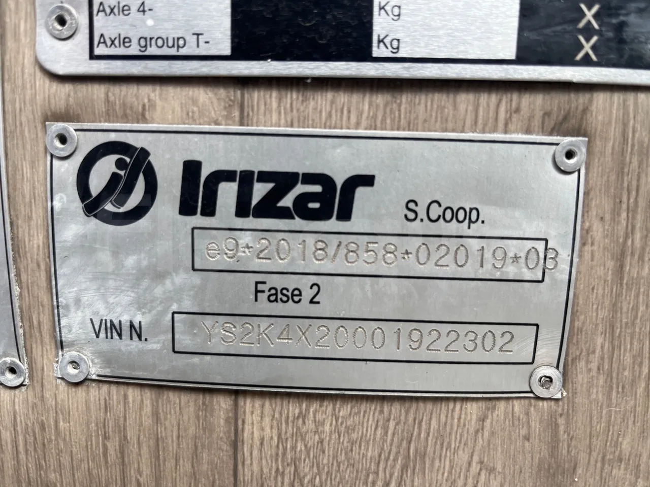 Irizar i6 12.35 - Euro6 - 302kW - 12.200mt - vehicle plate photo