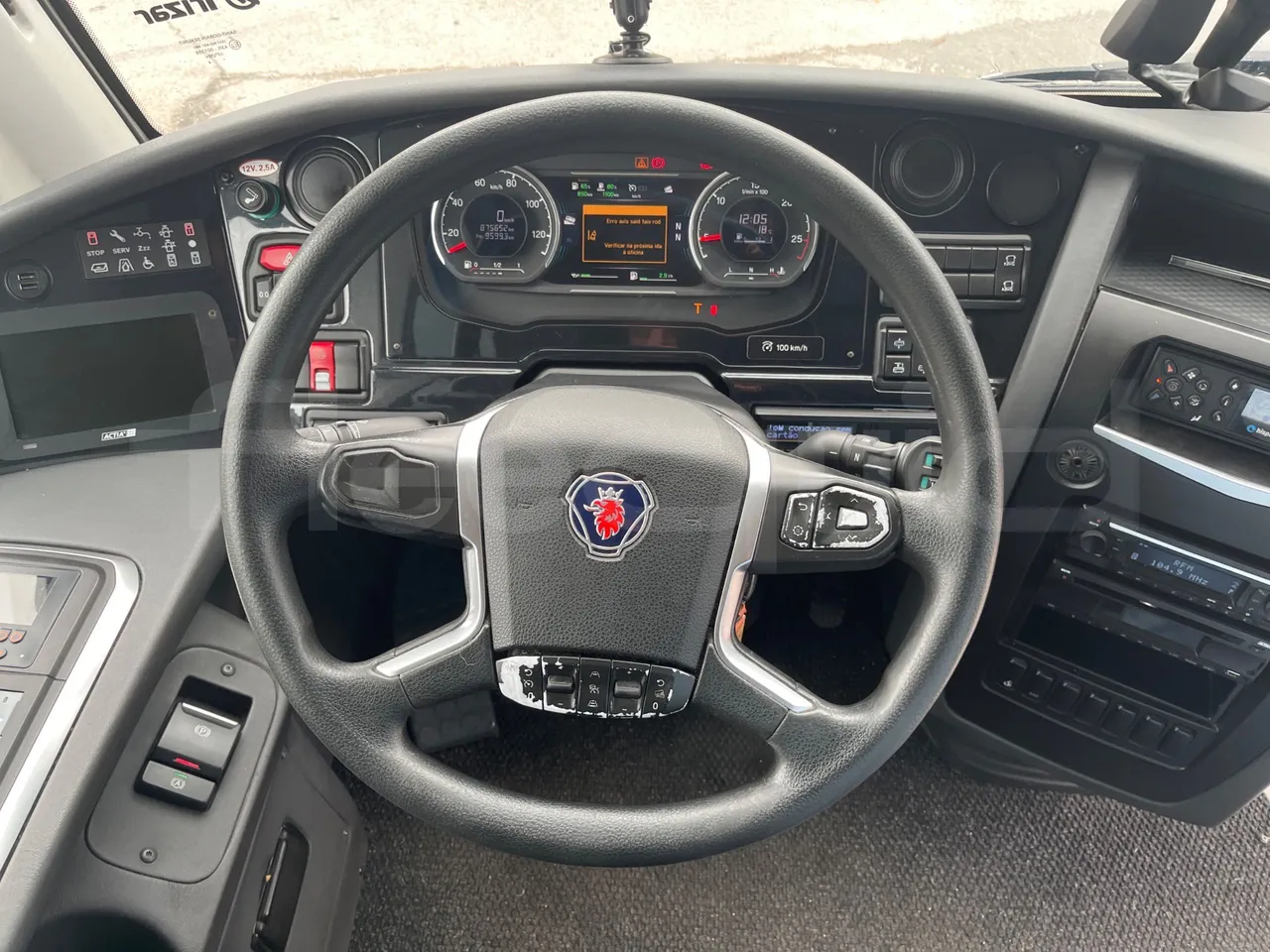 Irizar i6 12.35 - Euro6 - 302kW - 12.200mt - steering wheel photo